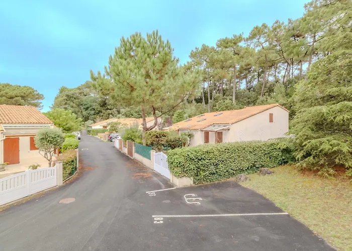 Les Maisons Du By Interhome